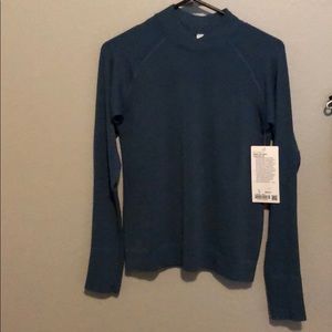 Lululemon high performance base layer